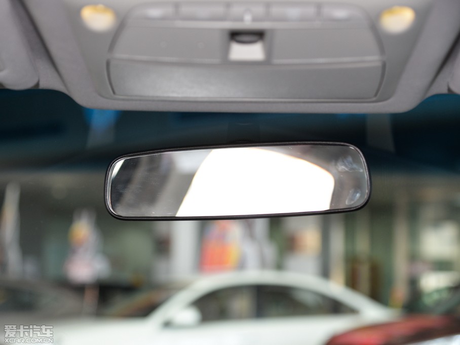 2015[ 2.0L XL- Sporty W\Ӱ