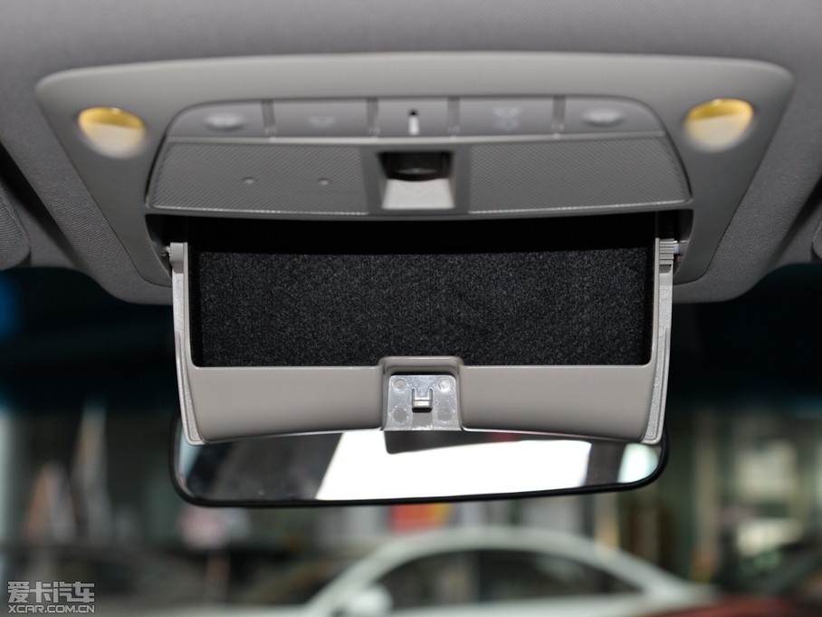 2015[ 2.0L XL- Sporty W\Ӱ