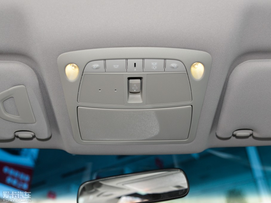 2015[ 2.0L XL- Sporty W\(yn)(dng)