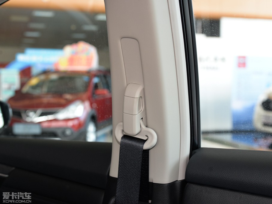 2015[ 2.0L XL- Sporty W\Ӱ