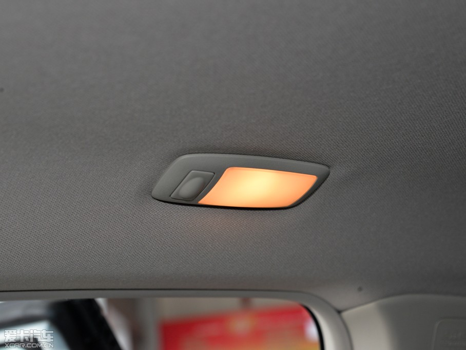 2015[ 2.0L XL- Sporty W\Ӱ