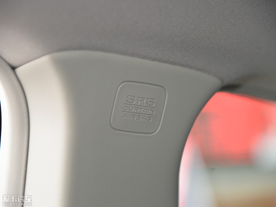 2015[ 2.0L XL- Sporty W\Ӱ