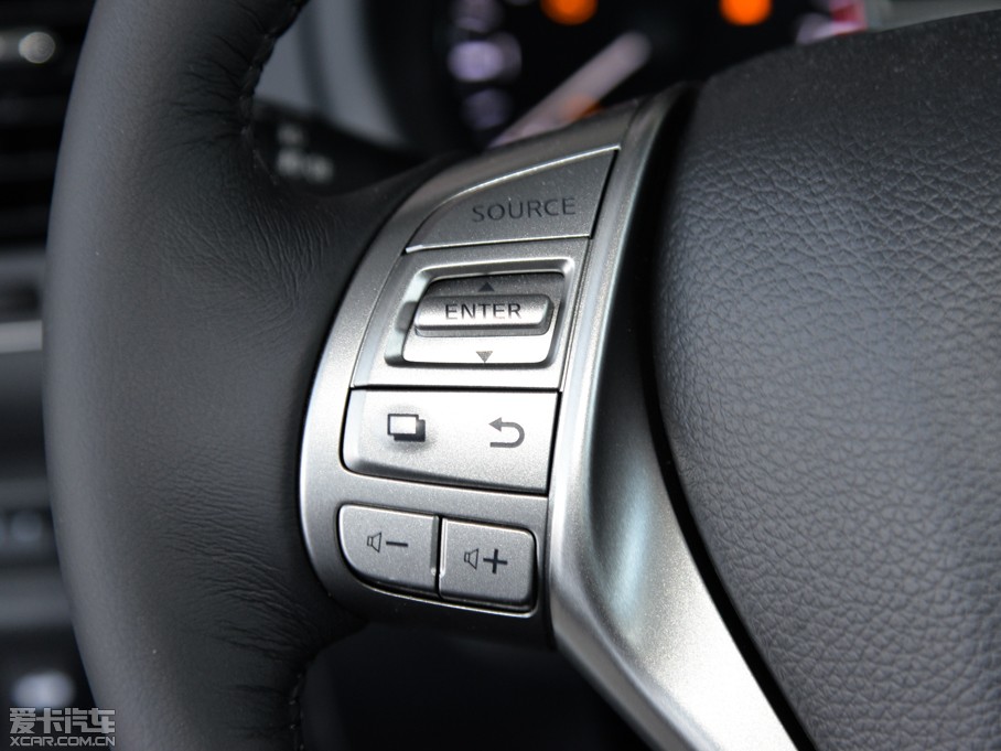 2015[ 2.0L XL- Sporty W\Ӱ