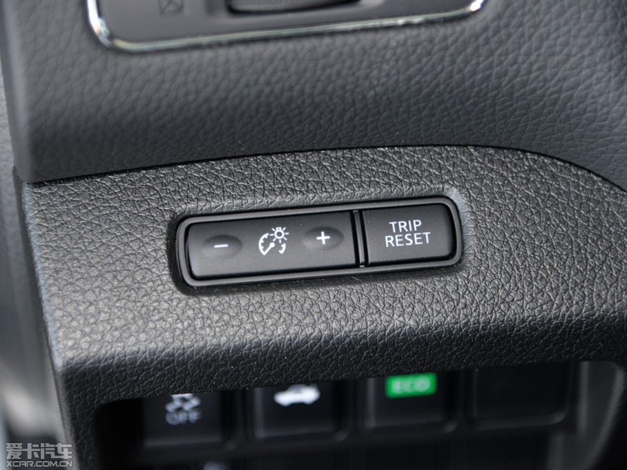 2015[ 2.0L XL- Sporty W\Ӱ