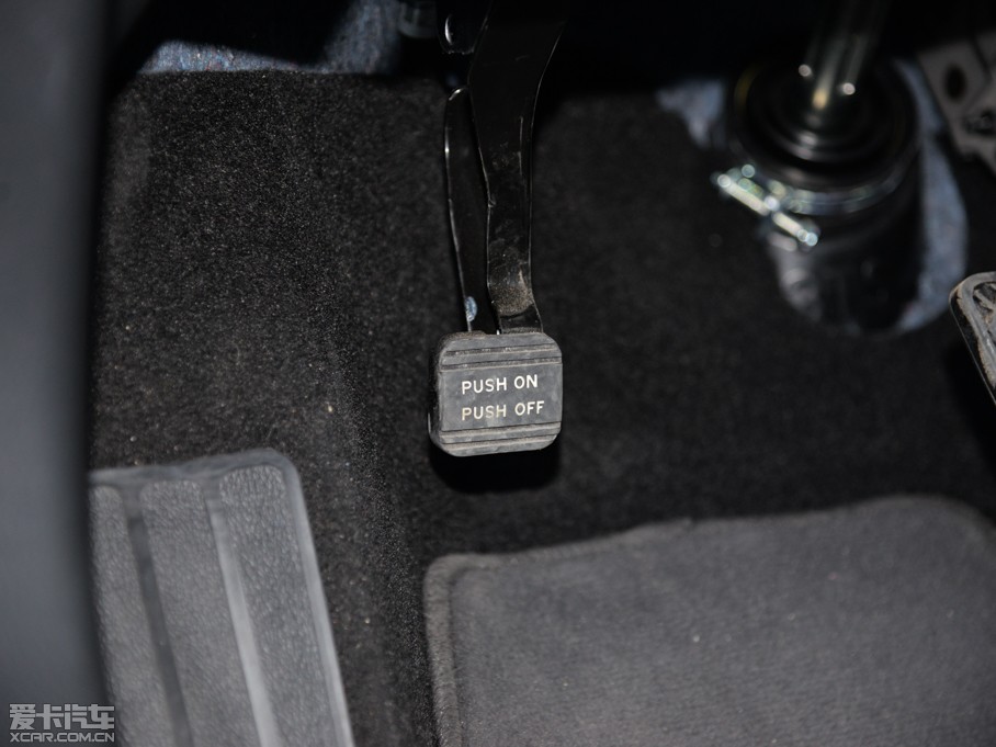 2015[ 2.0L XL- Sporty W\Ӱ