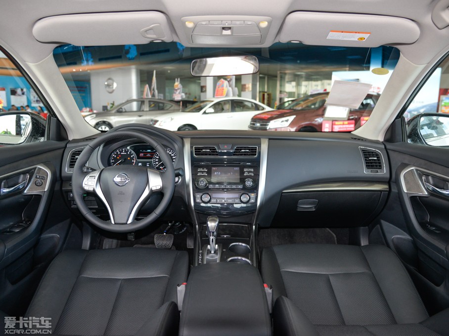 2015[ 2.0L XL- Sporty W\Ӱ