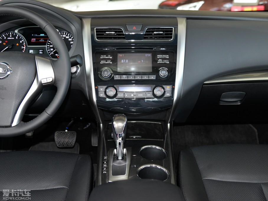 2015[ 2.0L XL- Sporty W\Ӱ