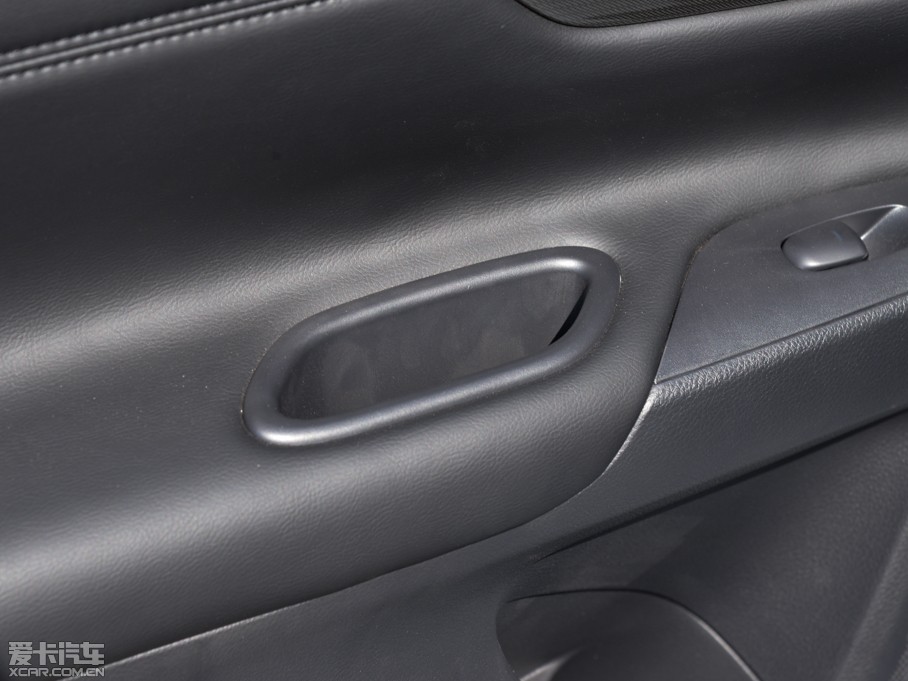 2015[ 2.0L XL Upper WڿƼ