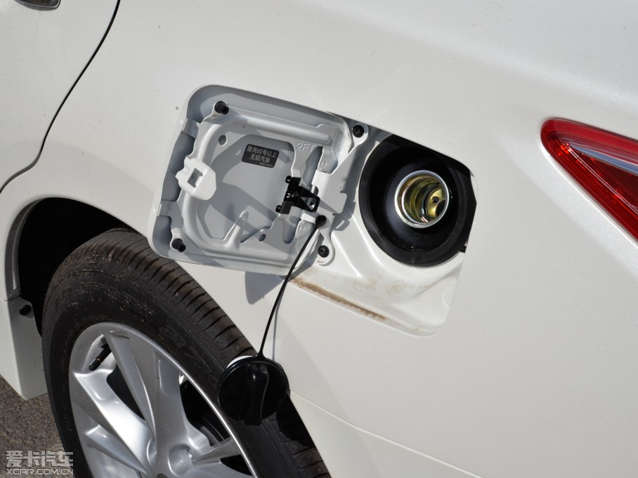 2015[ 2.0L XL Upper WڿƼ