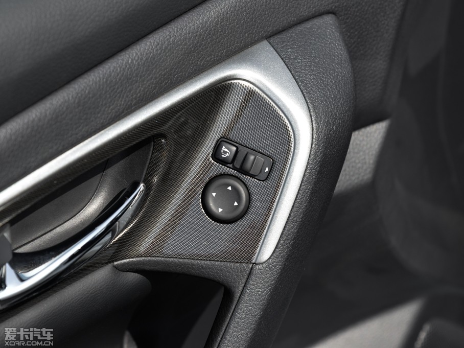 2015[ 2.0L XL Upper WڿƼ