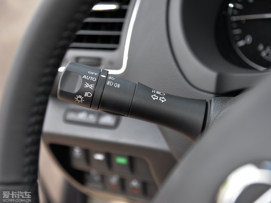 2015[ 2.0L XL Upper WڿƼ