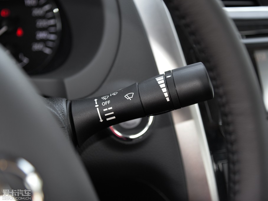 2015[ 2.0L XL Upper WڿƼ