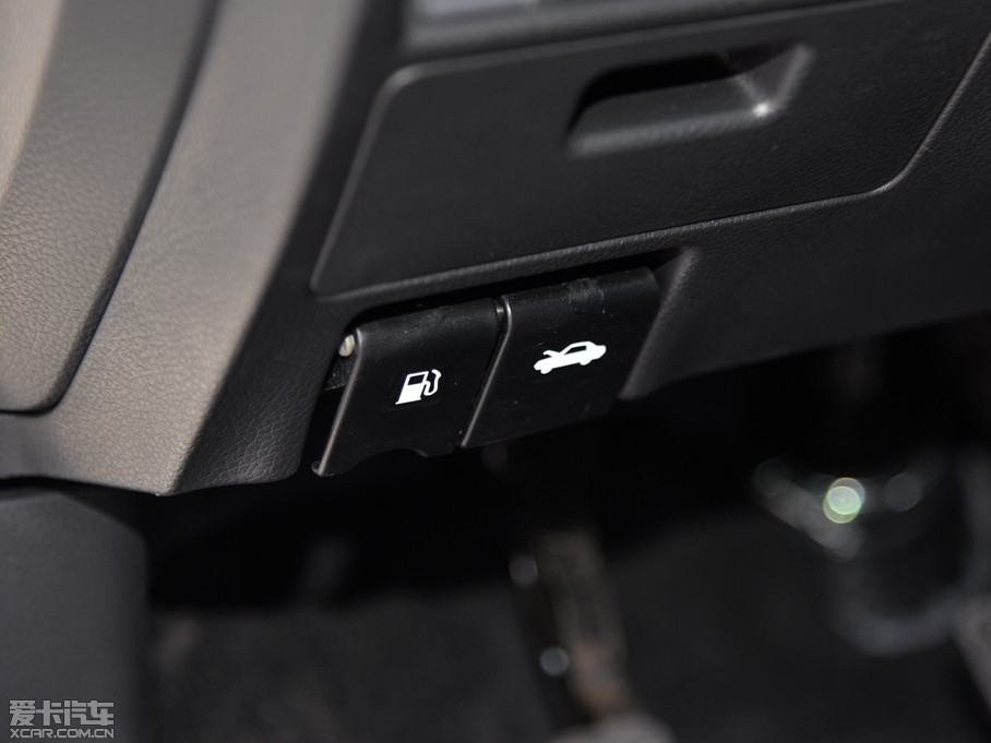 2015[ 2.0L XL Upper WڿƼ