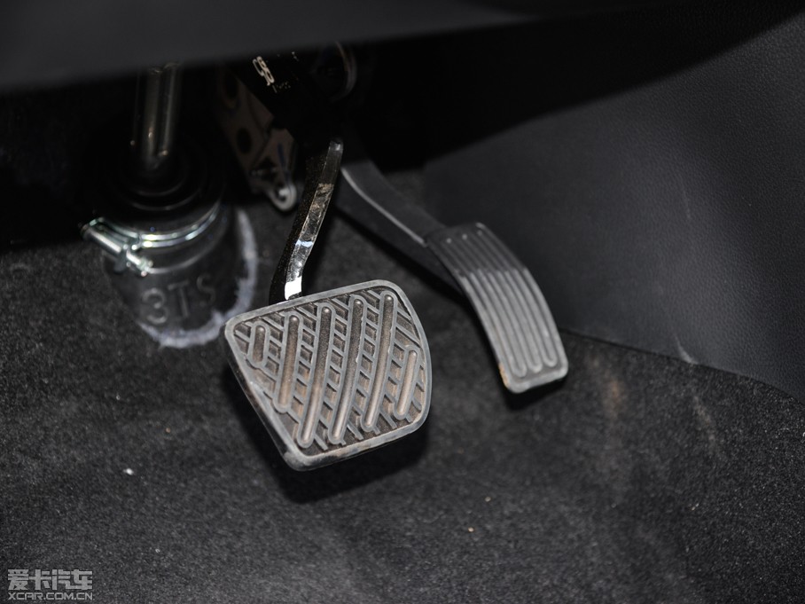 2015[ 2.0L XL Upper WڿƼ