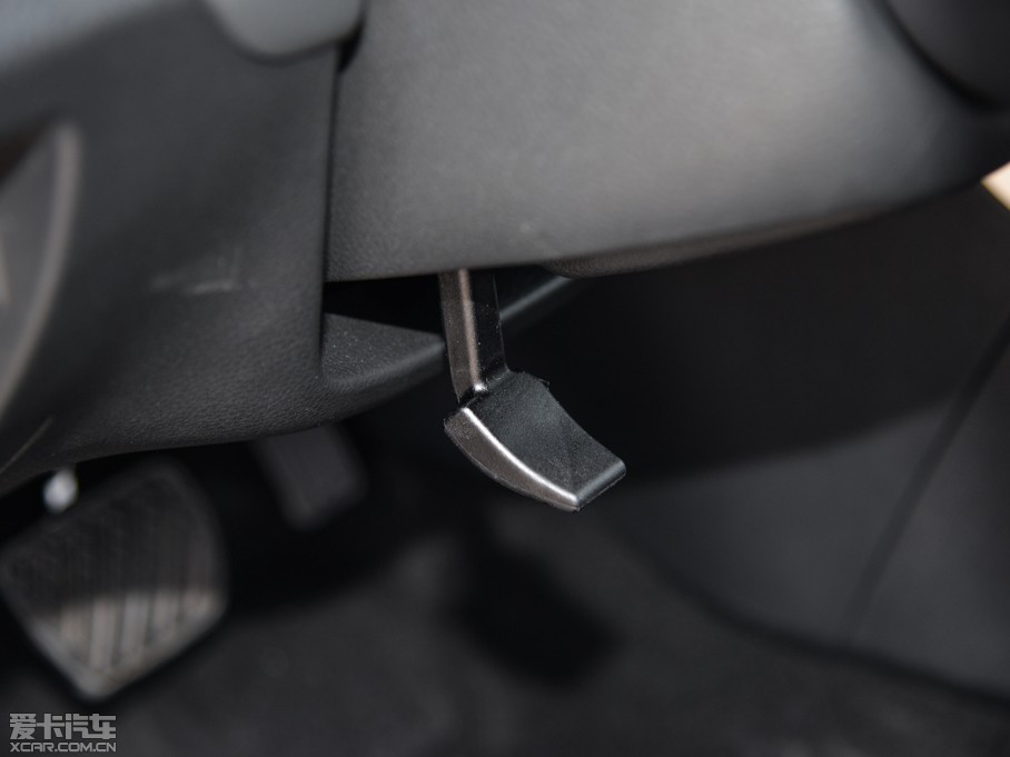 2015[ 2.0L XL Upper WڿƼ