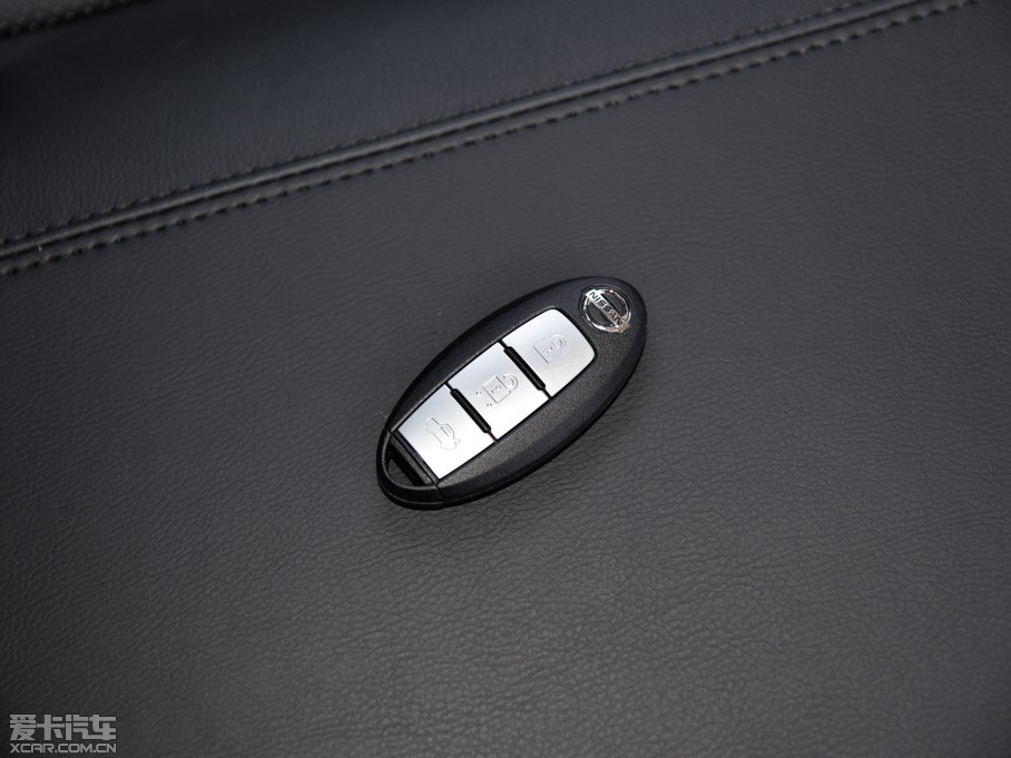 2015[ 2.0L XL Upper WڿƼ