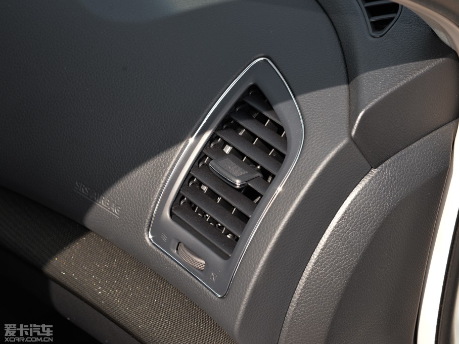 2015[ 2.0L XL Upper WڿƼ