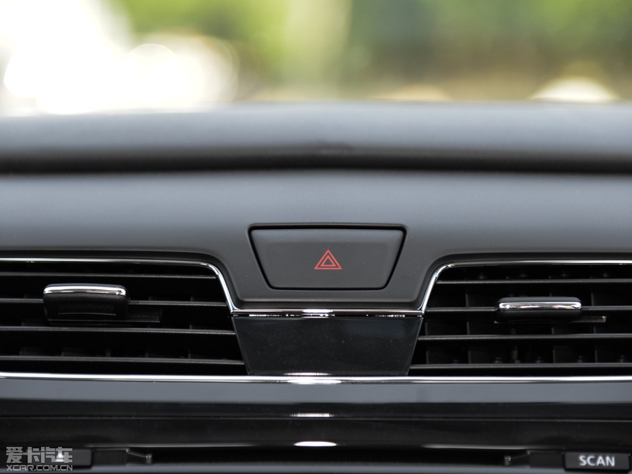 2015[ 2.0L XL Upper WڿƼ