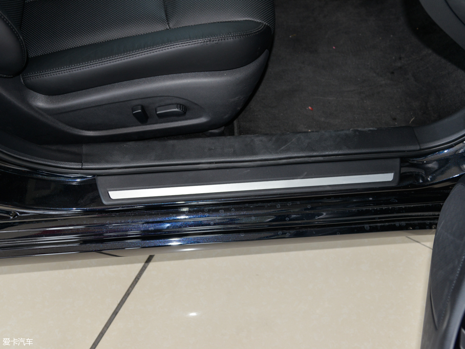 2015[ 2.5L XL Upper WڿƼ