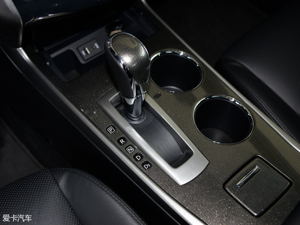 東風日產2015款天籟