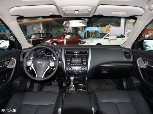 東風日產2015款天籟