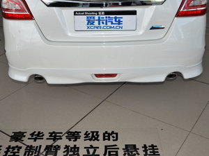 20152.0L XL- Sporty W\Ӱ Ś