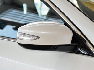 20152.0L XL- Sporty W\Ӱ ^