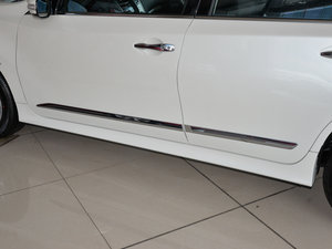 20152.0L XL- Sporty W\Ӱ ^