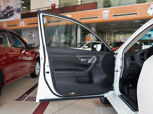 20152.0L XL- Sporty W\Ӱ {λ܇T