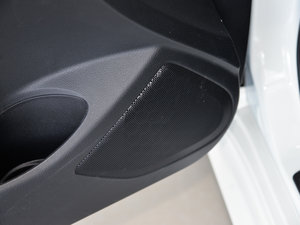 20152.0L XL- Sporty W\(yn)(dng) g