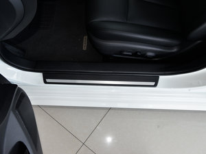 20152.0L XL- Sporty W\(yn)(dng) g