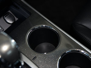 20152.0L XL- Sporty W\Ӱ g