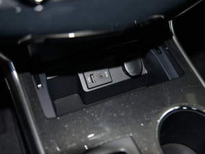 20152.0L XL- Sporty W\Ӱ g