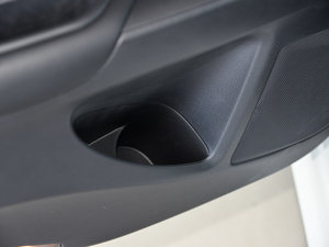 20152.0L XL- Sporty W\Ӱ g