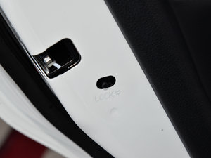 20152.0L XL- Sporty W\Ӱ g