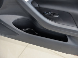 20152.0L XL- Sporty W\Ӱ g