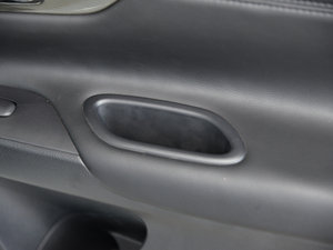 20152.0L XL- Sporty W\Ӱ g