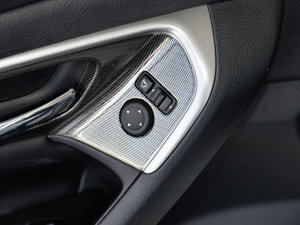 20152.0L XL- Sporty W\Ӱ п؅^(q)