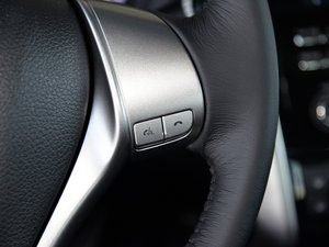 20152.0L XL- Sporty W\Ӱ п؅^(q)