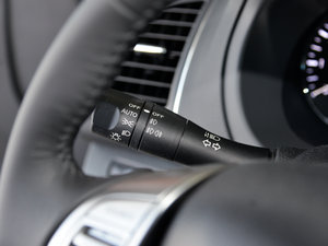 20152.0L XL- Sporty W\Ӱ п؅^(q)