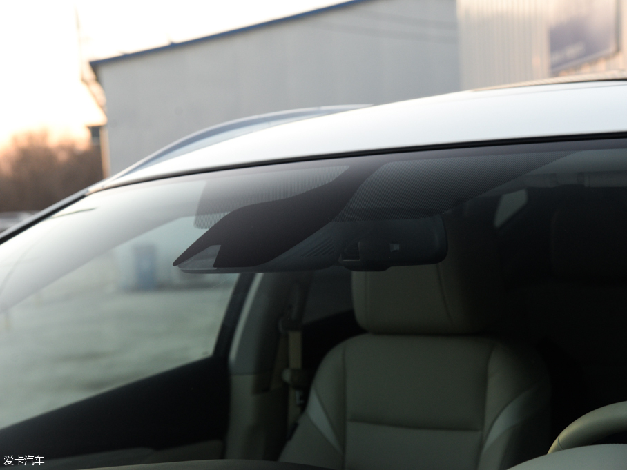 2015mHEV 2.5 S/C HEV XV (q)Ş