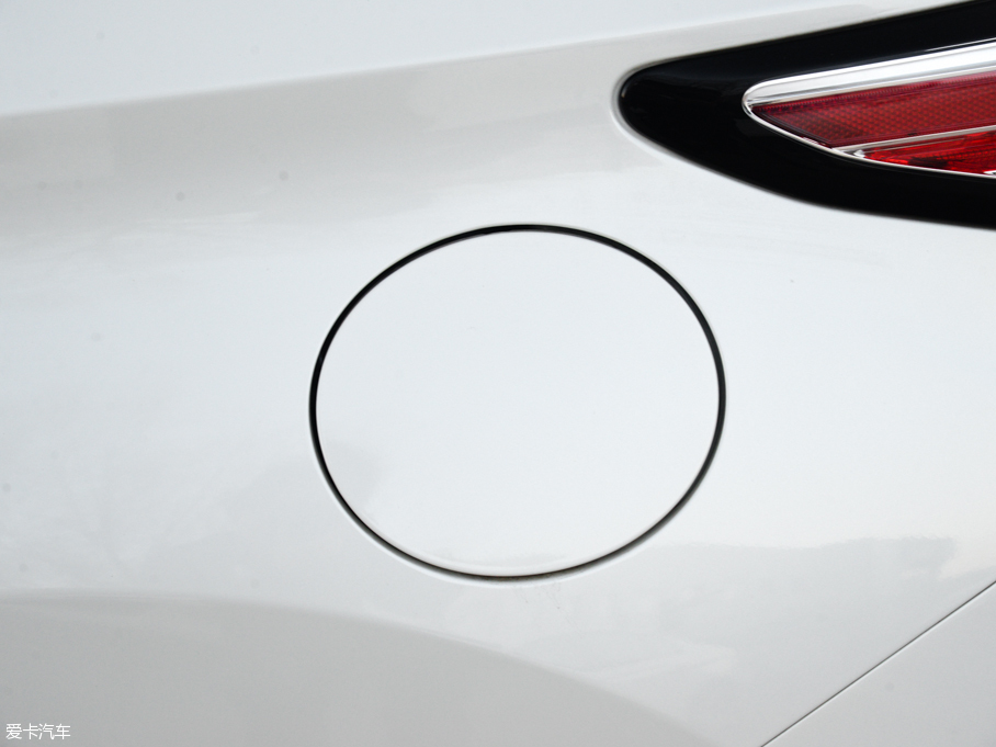 2015mHEV 2.5 S/C HEV XV (q)Ş