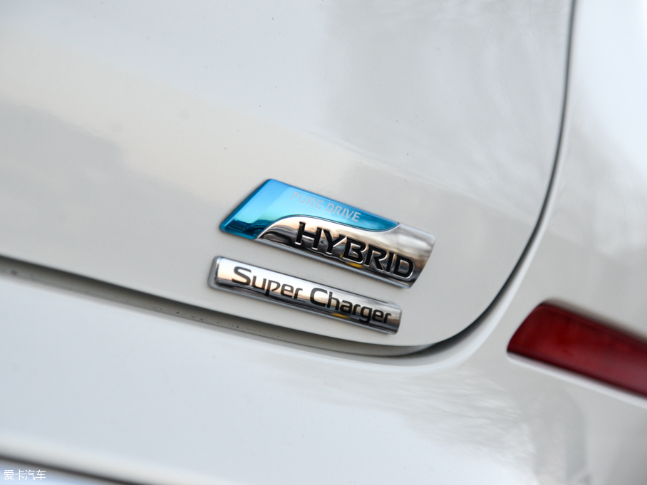 2015mHEV 2.5 S/C HEV XV (q)Ş