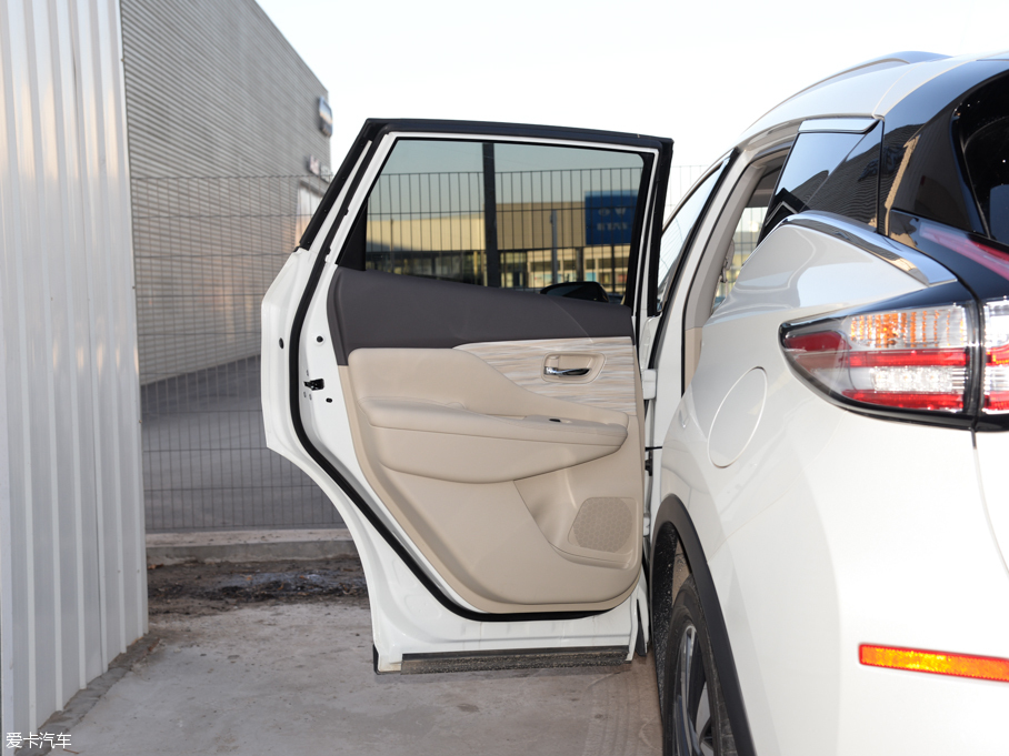 2015mHEV 2.5 S/C HEV XV Ş