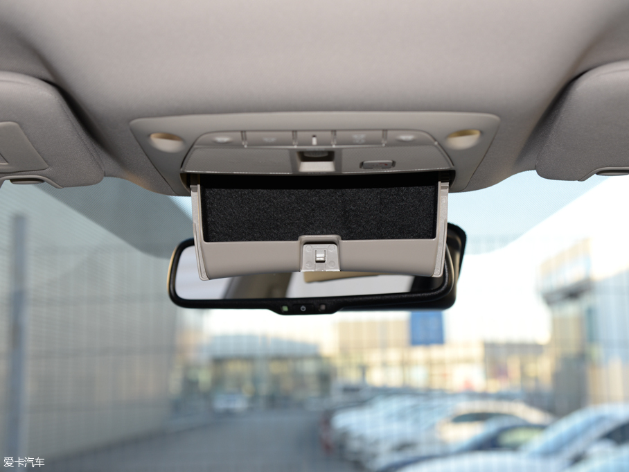 2015mHEV 2.5 S/C HEV XV (q)Ş