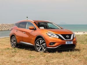 20152.5 S/C HEV XV Ş w^