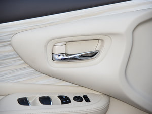 20152.5 S/C HEV XV Ş g