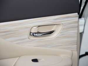 20152.5 S/C HEV XV Ş g