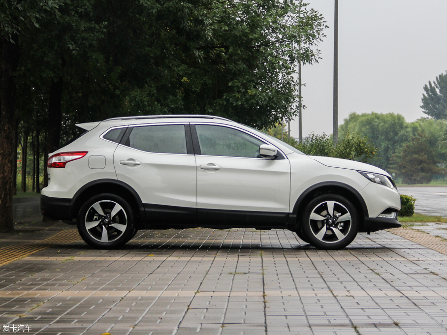 2016п 2.0L XV Rrem CVTA