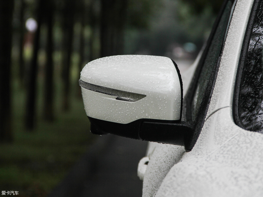 2016п 2.0L XV Rrem CVTA